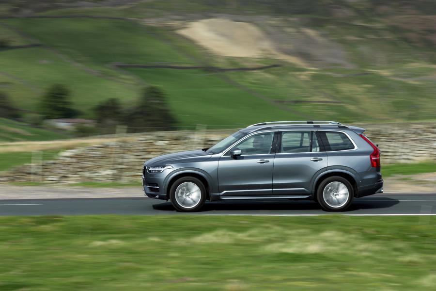  Volvo XC90 D5 Momentum 2015 года  (UK) (фото 8 из 30)